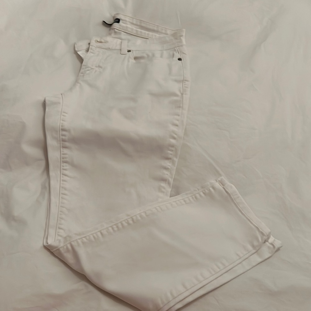 Eileen Fisher beige jeans 👖 Size 6 reg.